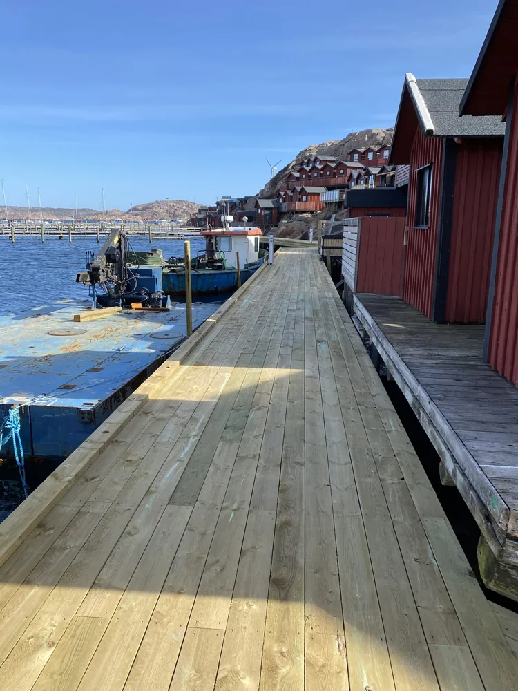 Sjøtransport med kran og arbeidspram